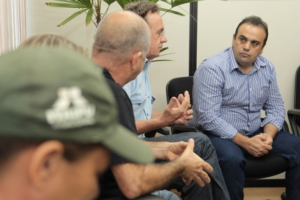 Prefeito Reni discute atuação de recicladores ambientais com Itaipu
