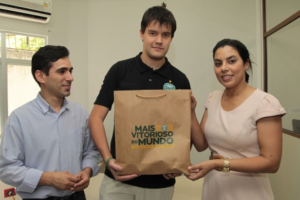 Equipe do Coritiba visita Secretaria de Assistência Social de Foz do Iguaçu