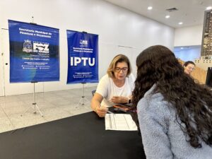 2º plantão para distribuição de carnês do IPTU 2026 faz quase 200 atendimentos no fim de semana