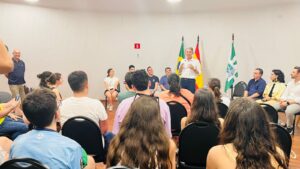 Jovens de projeto de intercâmbio da União Europeia chegam a Foz do Iguaçu